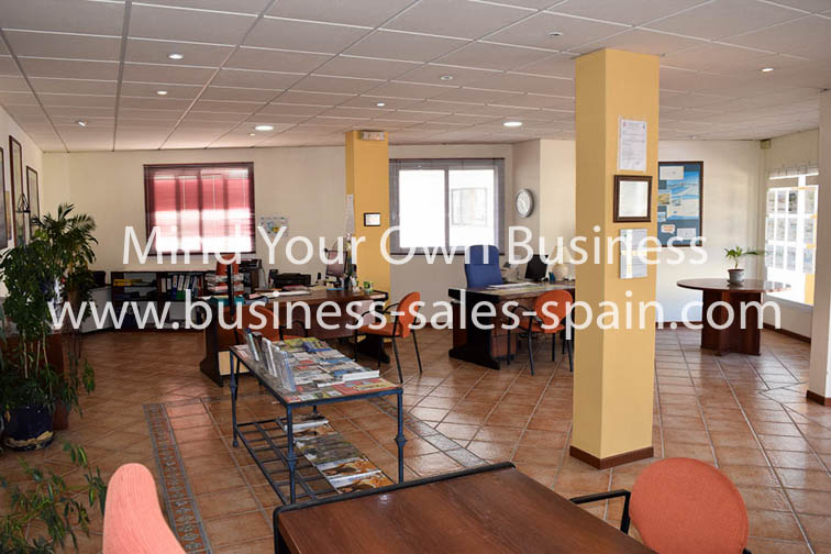 Fantastic Suite of Offices suitable For a Number of Different Businesses in Calahonda