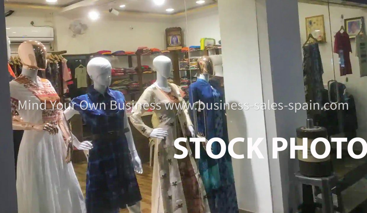 vasuki-fashion-anand-mahal-road-surat-ladies-readymade-garment-retailers-2shsl47
