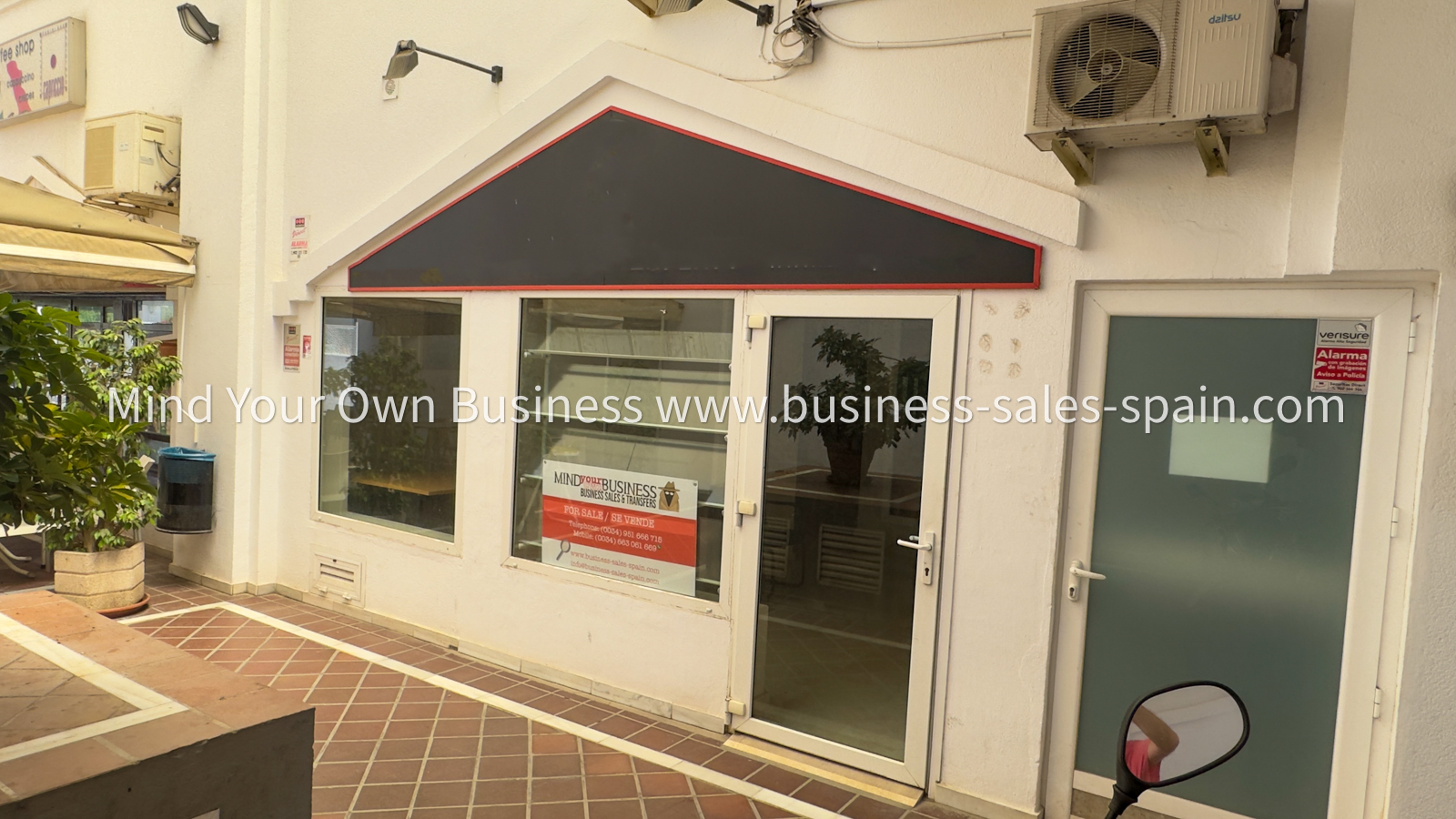 Freehold Premises In Busy Commercial Centre between San Pedro and Estepona